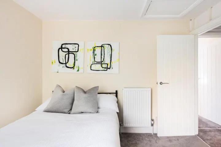 Nice 2 Bedroom House In Stowmarket Exteriör bild